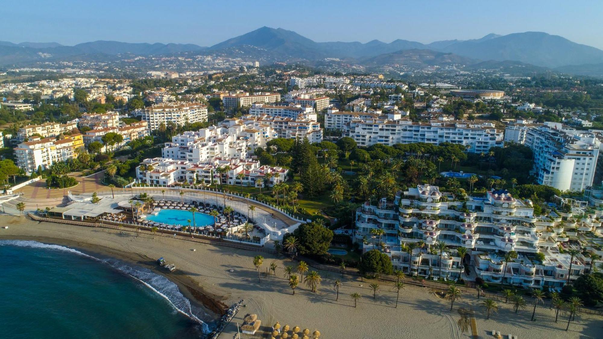 Marbella Banus Suites - Lily Playas Del Duque Banus Beach Apartment Exterior foto